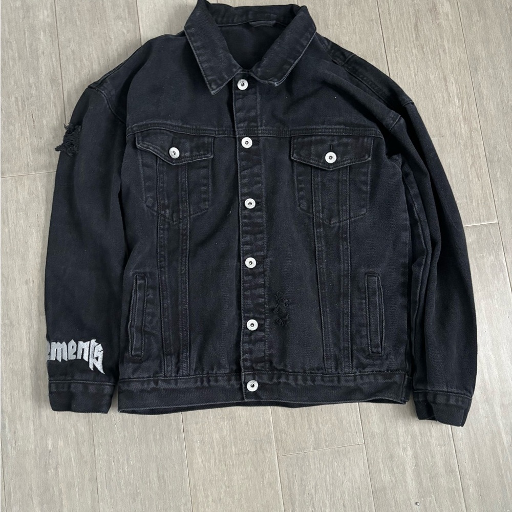 Vetements Denim Jacket (doesn’t fit me)